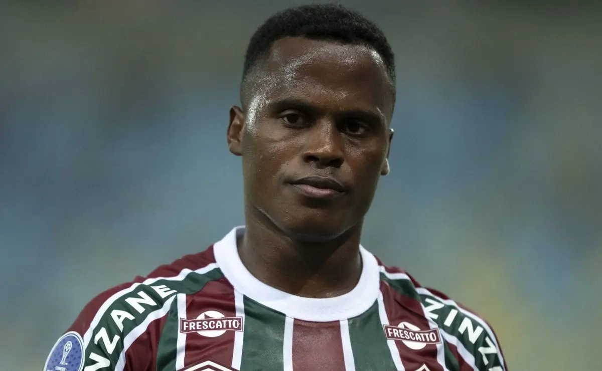 Arias cobra melhora no Fluminense após vitória na Sul-Americana