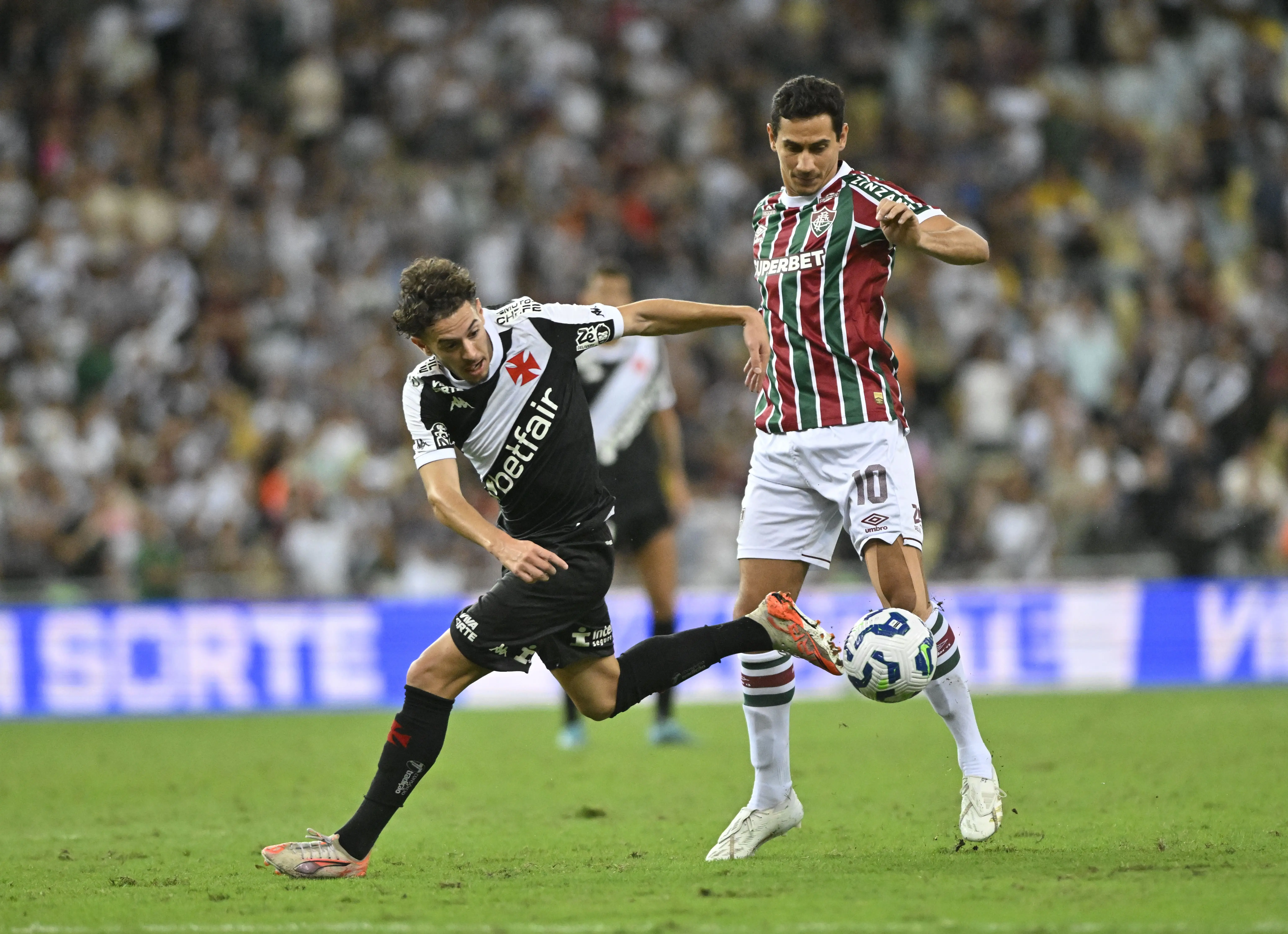 André Cury Oferece Dudu, Atacante do Cruzeiro, ao Fluminense Após Antecipação de Rescisão