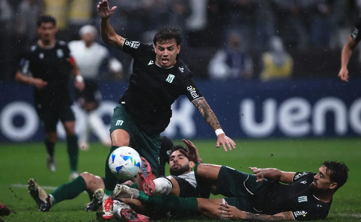 Racing-URU em má fase: Sem vitórias há sete jogos, enfrenta o Corinthians na Sul-Americana