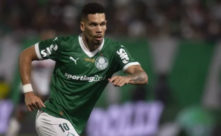 Paulinho: Chance de titularidade no Palmeiras retorna ao Allianz.