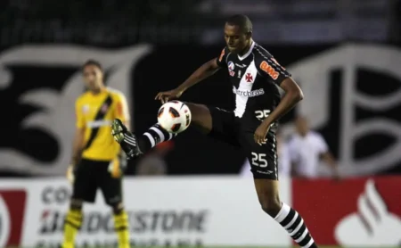 Douglas Bacelar, ex-Vasco e com vivência na Champions League, disponível no mercado