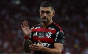 Arrascaeta: Empresário analisa propostas e pressiona por saída do Flamengo