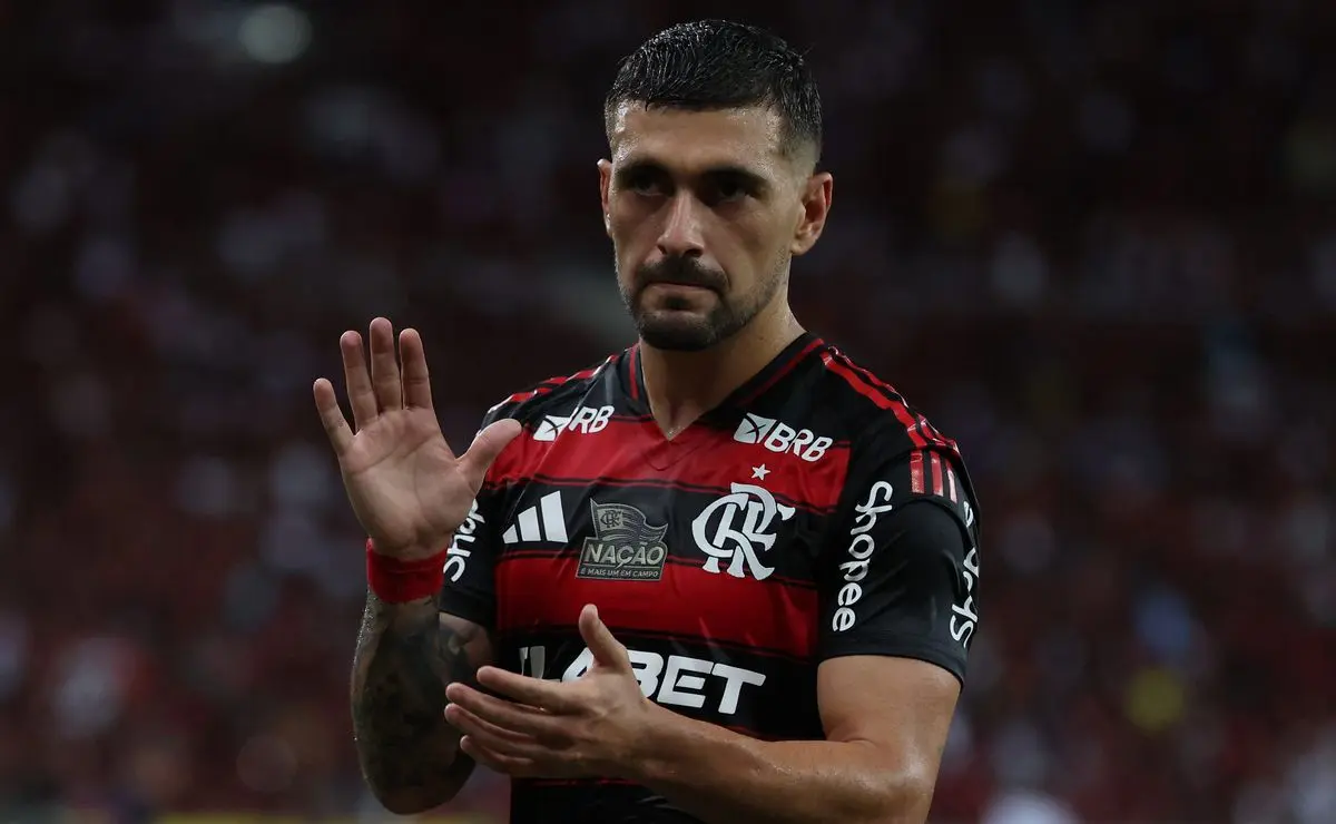 Arrascaeta: Empresário analisa propostas e pressiona por saída do Flamengo