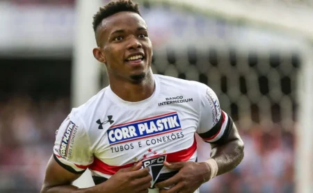Retorno de Thiago Mendes ao São Paulo Depende de Venda no Elenco, Diz Belmonte