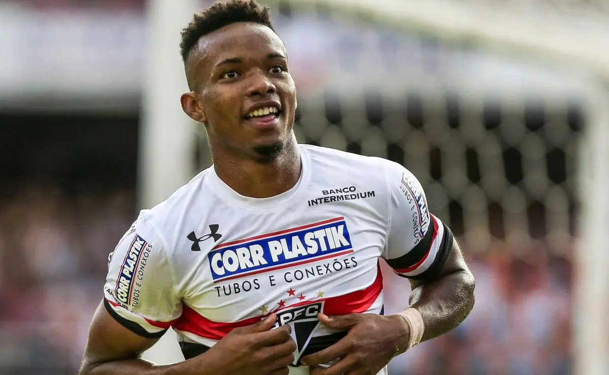 Retorno de Thiago Mendes ao São Paulo Depende de Venda no Elenco, Diz Belmonte
