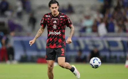 Flamengo: Pedro no banco por escolha de Filipe Luís no jogo contra a LDU