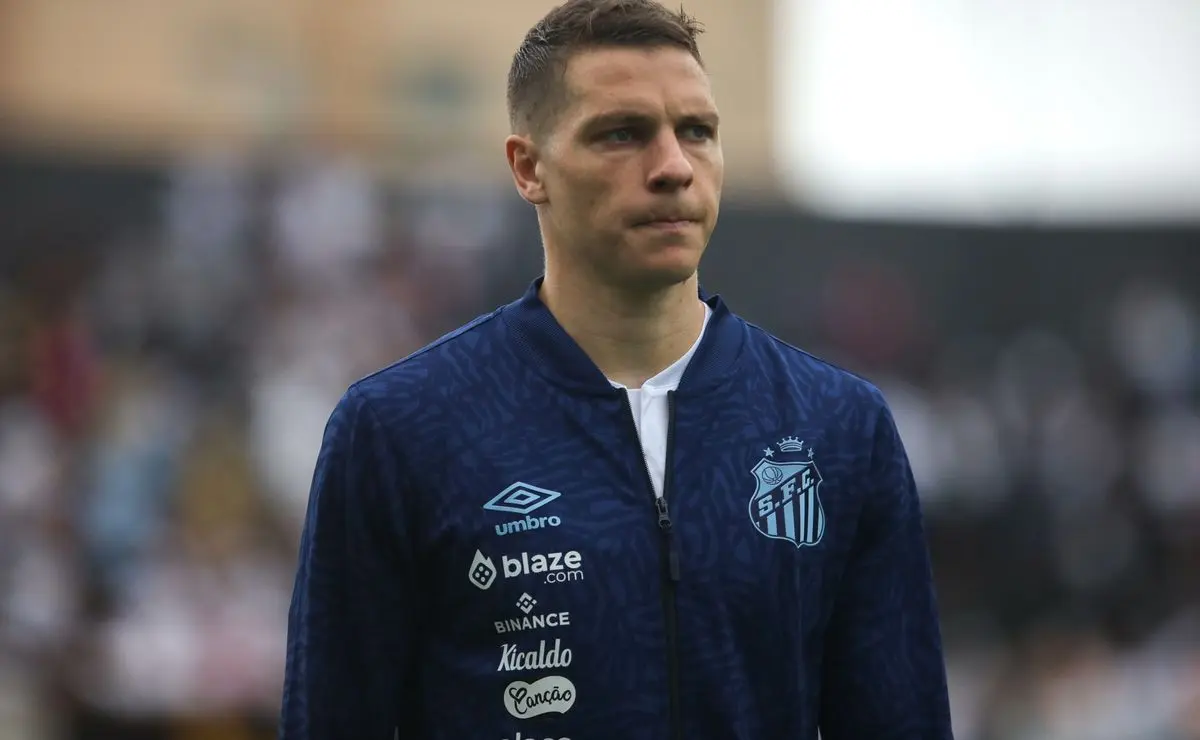 Furch reintegrado ao Santos: Cleber Xavier avalia atacante no time titular