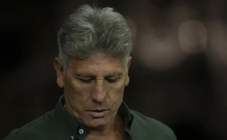 Renato Gaúcho: Mal-estar de Renato Augusto no Aquecimento Pré-Jogo Fluminense x Unión Española