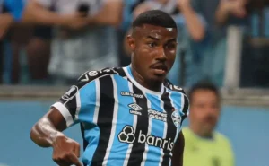 Cuiabano no Brighton: Grêmio pode ser beneficiado por negócio do Botafogo.