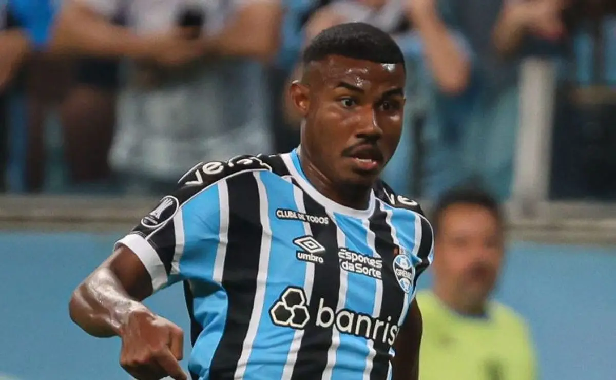 Cuiabano no Brighton: Grêmio pode ser beneficiado por negócio do Botafogo.