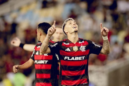 Varela: Renovação em Foco no Flamengo, Enquanto Wesley Desperta Expectativas