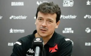 Diniz avalia início de trabalho no Vasco e destaca a base
