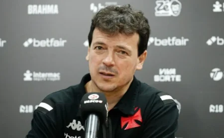 Diniz avalia início de trabalho no Vasco e destaca a base