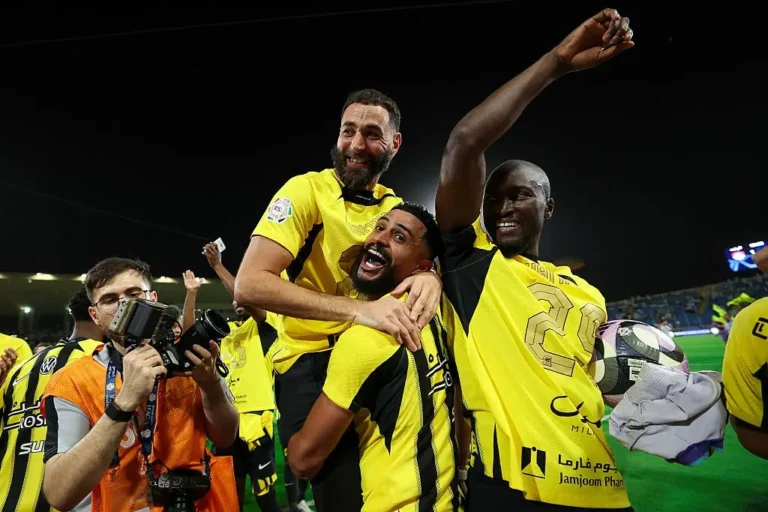 Al-Ittihad, de Benzema, conquista o Campeonato Saudita de 2024/2025