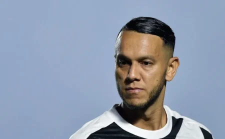 Diniz libera e Vasco rescinde com Souza, informa Venê Casagrande