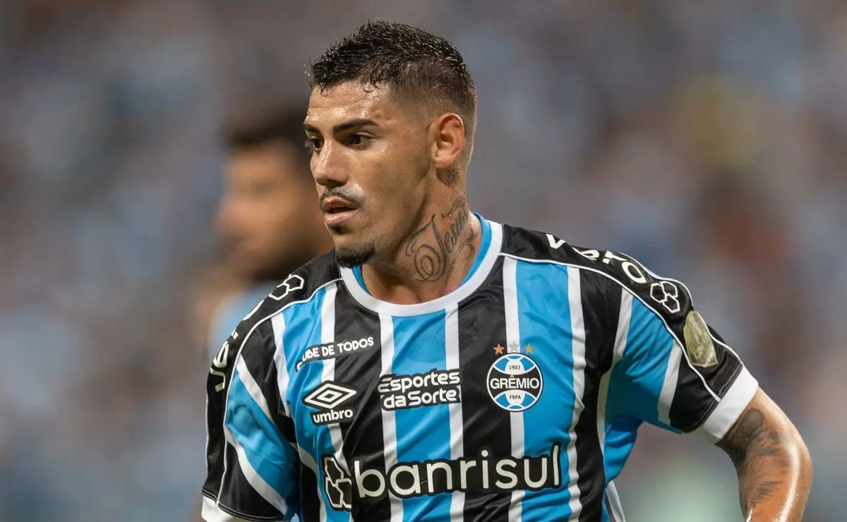 Mayk Deixado de Lado no Grêmio Após Quatro Meses e Diretoria Age