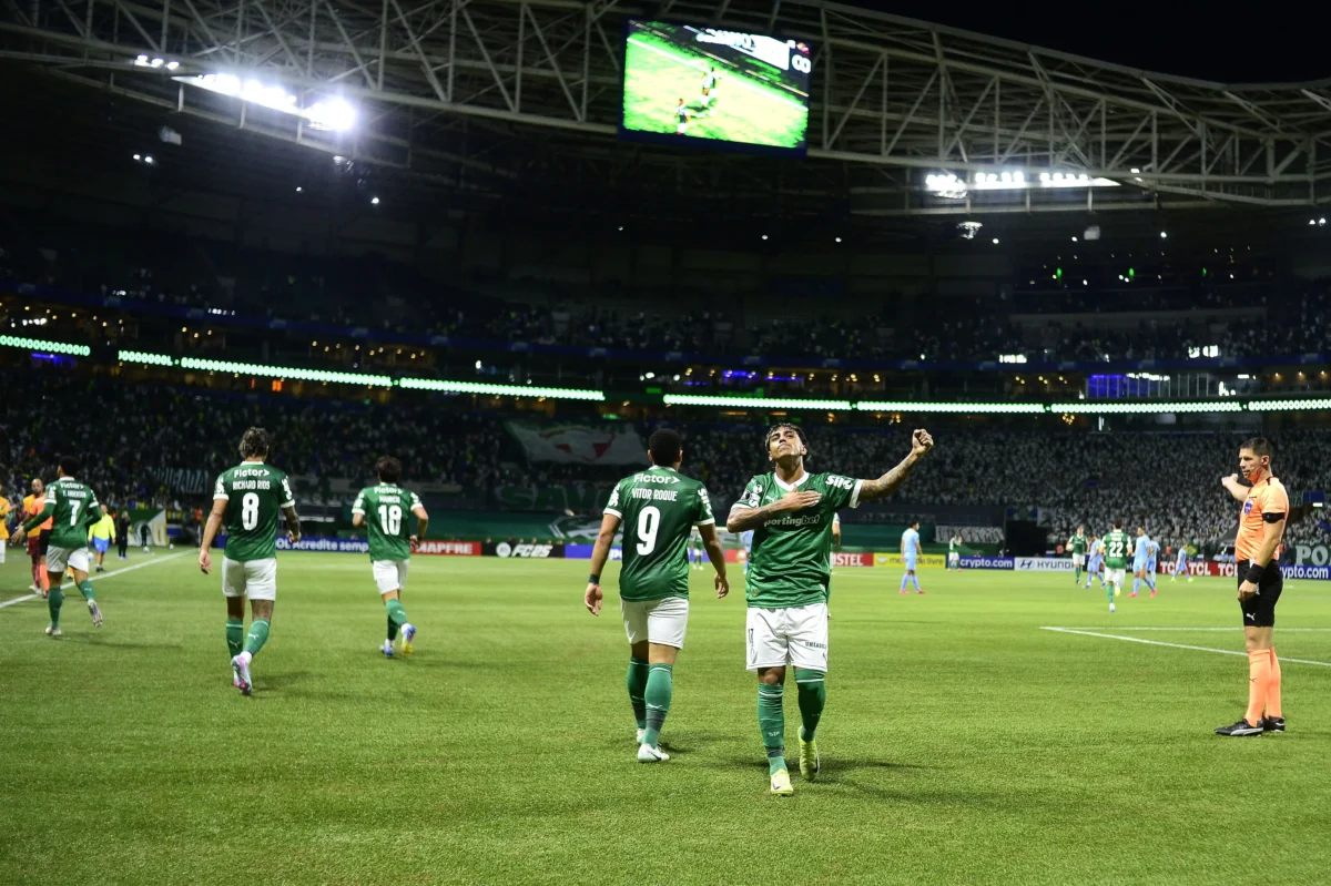 Palmeiras: Plano Antirrelaxamento Pós-Libertadores e Alerta de Abel Antes do Mundial