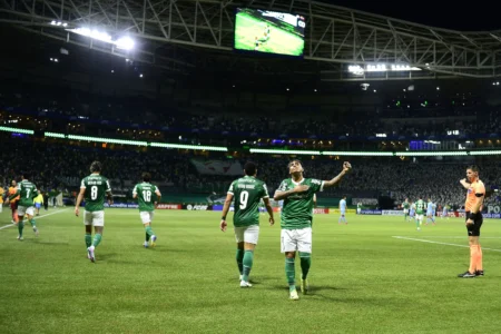 Palmeiras: Plano Antirrelaxamento Pós-Libertadores e Alerta de Abel Antes do Mundial