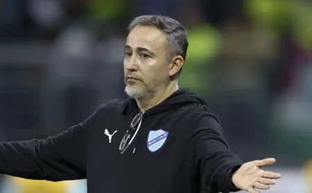 Bolívar Merecia o Gol: Técnico Critica Arbitragem em Jogo contra o Palmeiras