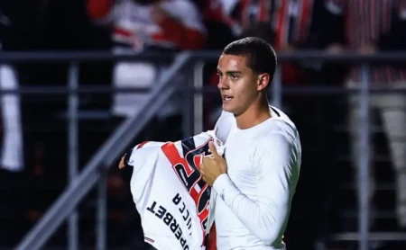 Hernan revela detalhes exclusivos do desempenho de Lucca nos treinos do São Paulo