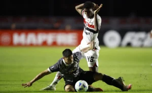 São Paulo Insere Multa "Impagável" em Contrato de Lucas Ferreira