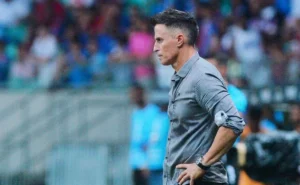 Técnico do Nacional se coloca à disposição do Internacional na Libertadores: "Foco nos objetivos"
