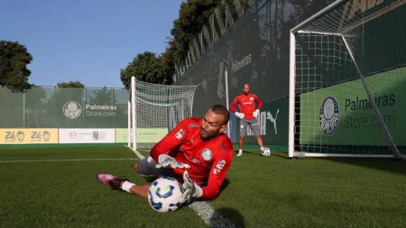 Weverton Alcança 50 Jogos Sem Sofrer Gol na Libertadores e Expande Recordes no Palmeiras
