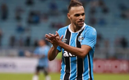 Grêmio: imagens do novo uniforme da temporada são divulgadas.