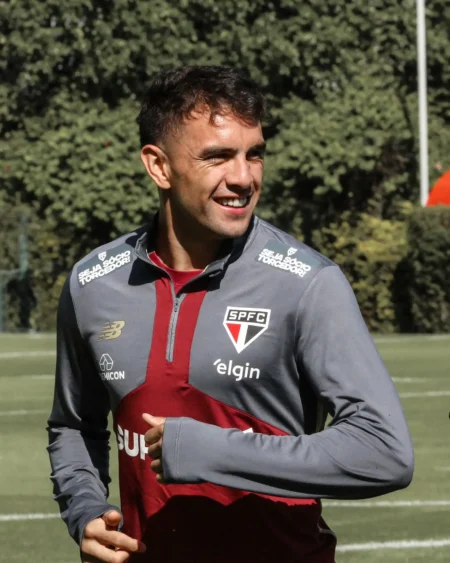 São Paulo: Zubeldía planeja alterações na equipe para enfrentar o Grêmio