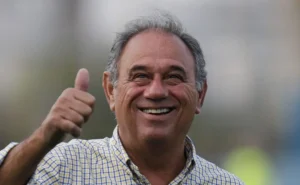 Denis Abrahão busca a presidência do Grêmio com um concorrente ligado ao Internacional