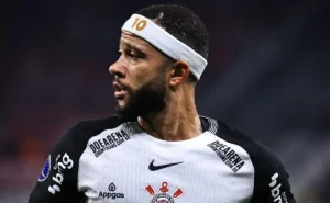 Casagrande critica postura de Depay em jogos do Corinthians fora da Neo Química Arena