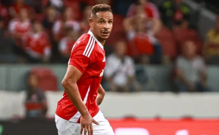 Fernando Exalta Ricardo Mathias Após Triunfo do Inter na Libertadores