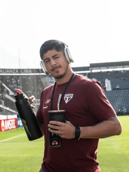 Alan Franco: 100 jogos pelo São Paulo e negociação de renovação em andamento