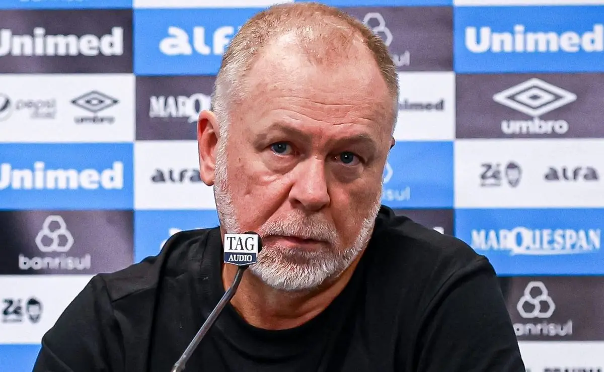 Grêmio de Mano Menezes considera volante do Corinthians após Charles ser oferecido