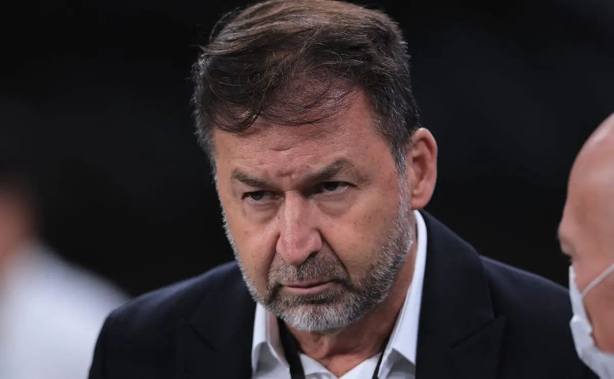 Situação no Corinthians: Augusto Melo Afastado e Cenário Crítico, Segundo Jorge Nicola