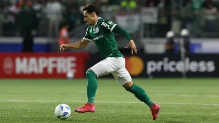 Veiga: Superação, Liderança e o Apoio Silencioso no Palmeiras de Abel