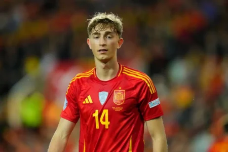 Real Madrid confirma a contratação de Huijsen, promessa espanhola