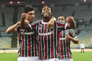 Keno Assume Protagonismo no Fluminense em Ausência de Canobbio
