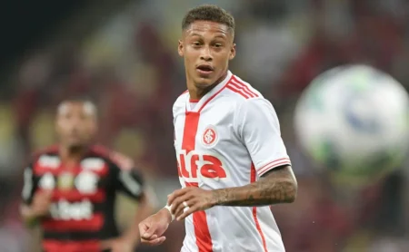 Vitinho Retorna aos Treinos com Bola e Antecipa Volta ao Internacional