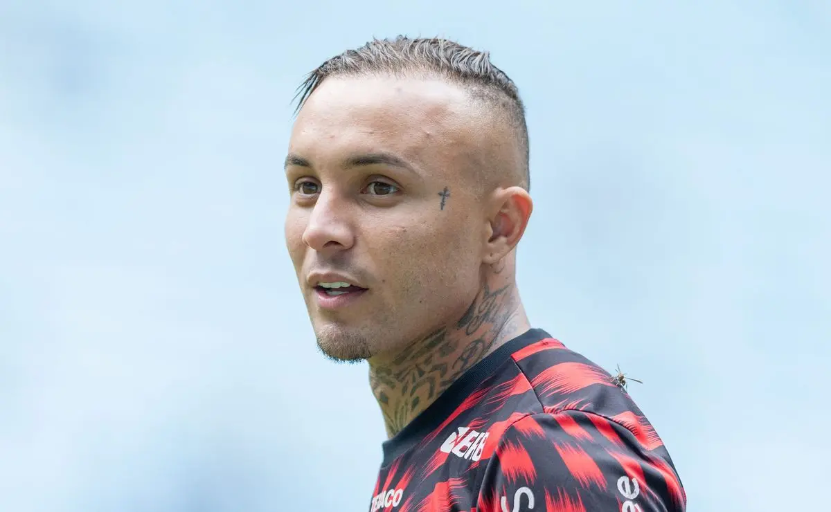 Fluminense Disputa Cebolinha, em Meio à Resistência do Flamengo