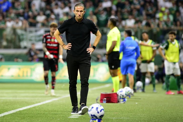 Filipe Luís exalta o Flamengo, mas ressalta: "Ainda há muito campeonato pela frente"