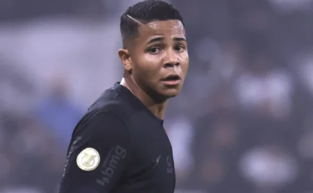 Flamengo Inicia Negociações para Empréstimo de Wesley, Atleta do Al-Nassr de Cristiano Ronaldo