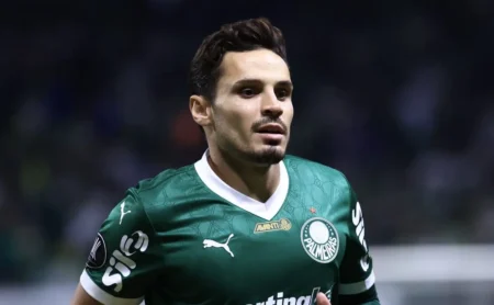 Veiga Fala a Abel Sobre Reserva no Palmeiras: "Ajudar"