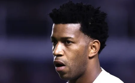 Gil Deixa o Santos: Marcelo Teixeira Busca Reversão