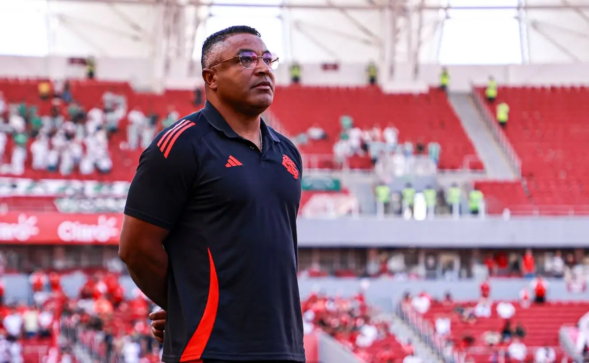 Dúvidas de Roger Machado no meio-campo para Internacional e Mirassol
