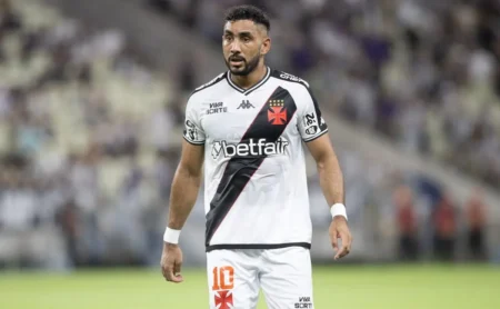 Payet Retoma Treinos com Bola e Aguarda Retorno ao Vasco