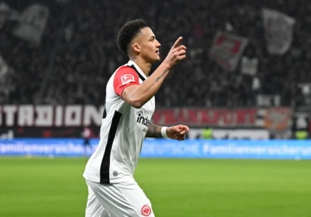 Tuta, ex-São Paulo, celebra campanha do Eintracht Frankfurt na Champions League: "Temporada intensa"