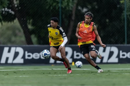 Atlético-MG: Cuca define escalação com dúvida de Arana para o clássico