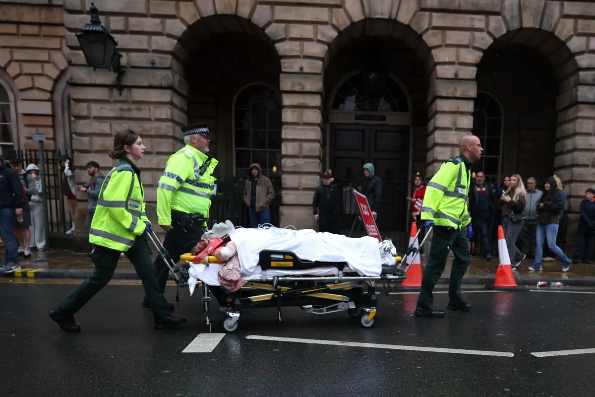 Acidente com vítimas graves em celebração do título do Liverpool