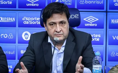 Grêmio de Alberto Guerra Busca Reforços para Defesa e Planeja Mudanças no Segundo Semestre